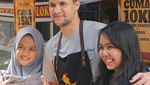 Before After Stuart Collin: Dulu Raja FTV Kini Dagang Gorengan