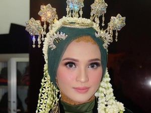 Makeup Pernikahan Istri Cantik Gubernur Kalimantan Tengah yang Jadi Sorotan