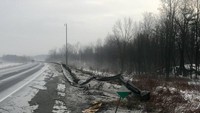 Kondisi jalan di Ontario, Kanada, 23 Januari 2018 (Foto: Dok. Twitter Kepolisian Ontario)