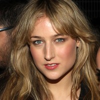 Roman nose, tipe hidung dengan tulang yang tinggi, agak menonjol dan bengkok di bagian tengah. Pemilik roman nose biasanya punya karakter yang kuat tapi tidak agresif. Umumnya memiliki jiwa pemimpin dan punya kemampuan memengaruhi orang lain. Foto: Getty Images