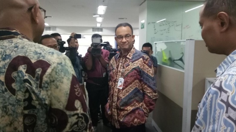 Anies Minta Pegawai MRT Selesaikan Proyek Tepat Waktu Anies Minta Pegawai MRT Selesaikan Proyek Tepat Waktu