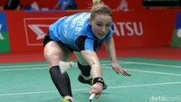 Line Hojmark Kjaersfeldt jatuh bangun menghadapi perlawanan Carolina.