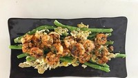 Menu DAPUR SHIREEN hari ini ???, tulis akun instagram @teukuwisnu. Selalu ada lambang love. So sweet! Banyak netizen yang berkomentar kalau pasangan ini mesra sekali. Foto: Instagram Teuku Wisnu