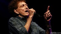 Selain itu ada penyayi legendaris yang ikut memeriahkan acara konser tersebut Salah satunya Ahmad Albar, Tika Bisono, Nicky Astria dan Windy Setiadi dan lainnya.
