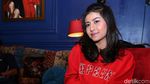 Awkarin Happy Banget, Ada Apa?