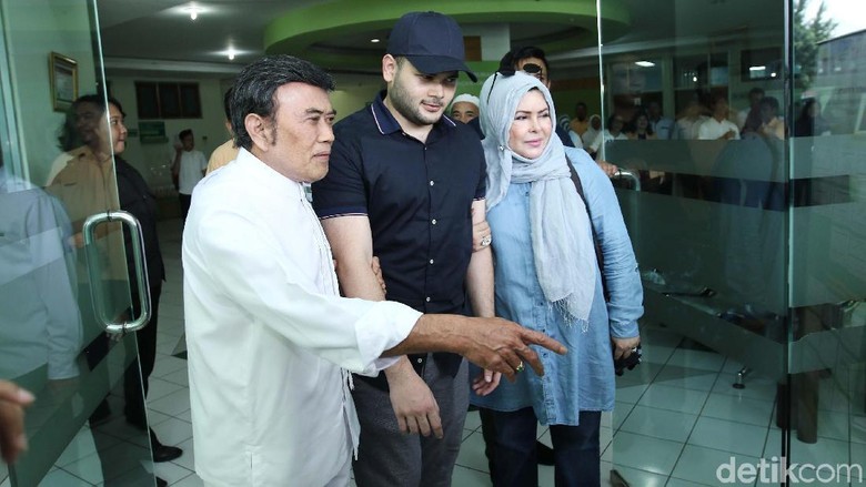 Jejak Ridho Rhoma: Pakai Sabu, Direhab, Dikirim ke Bui Lagi Jejak Ridho Rhoma: Pakai Sabu, Direhab, Dikirim ke Bui Lagi