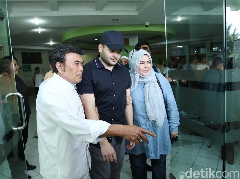 Akan Dipenjara Lagi, Ridho Rhoma Minta Maaf pada Rhoma Irama Akan Dipenjara Lagi, Ridho Rhoma Minta Maaf pada Rhoma Irama