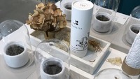 Beragam jenis teh China bisa dipesan hot brew maupun cold brew. Bisa dicium aromanya lebih dulu lewat sampel yang disediakan.Foto: Istimewa