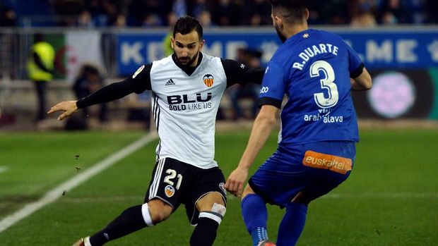 Laga babak pertama antara Deportivo Alaves menjamu Valencia berlangsung ketat. (