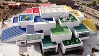 Lokasi bangunan unik terletak di kota Billund, yang menjadi tanah kelahiran mainan Lego. Tak hanya terkenal karena menjadi kampung halaman Lego, Billund juga terkenal oleh bangunan unik tersebut. Istimewa/Atlas Obscura.