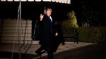 Foto: Meski Diprotes, Donald Trump Tetap Bertolak ke Swiss