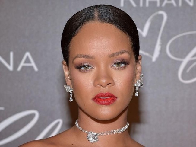 Pemilik hidung kecil umumnya punya karakter yang ceria dan ramah. Tapi terkadang dia bisa jadi orang yang sangat moody dan temperamen, juga lebih suka menutupi kehidupan pribadinya. Foto: Getty Images