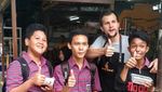 Before After Stuart Collin: Dulu Raja FTV Kini Dagang Gorengan