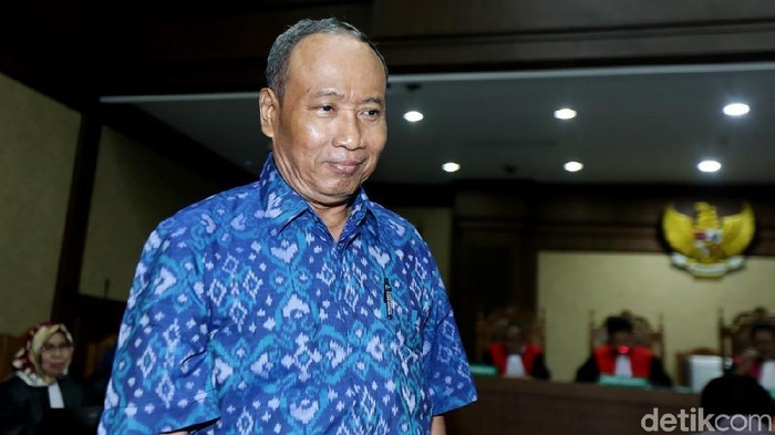 Mantan Direktur Pengelola Informasi Administrasi Kependudukan Dirjen Dukcapil  Kemendagri.  Sugiharto