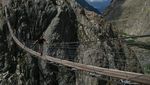 RI Punya Jembatan Ngeri Jagakarsa, Bagaimana di Negara Lain?