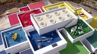 Terdapat 21 balok bangunan yang Lego menjadi satu dalam rumah tersebut. Rumah itu sendiri dikenal sebagai Home of the Brick. Keunikan rumah lego itu bisa dilihat dari pemandangan atas. Istimewa/Atlas Obscura.