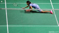 Fitriani kalah dengan skor 17-21, 16-21.