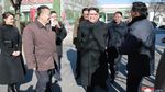 Foto: Gaya Kim Jong Un Saat Kunjungi Pabrik Obat di Pyongyang