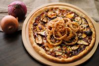 Malam Ini Enaknya Ngemil Pizza Berlumur Keju di 5 Tempat Ini