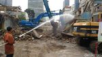 Foto: Detik-detik Eks Pasar Blora Menteng Diratakan