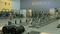 Pusat kebugaran EXOS di Amerika Serikat merupakan tempat di mana atlet profesional dunia berkumpul untuk latihan. Kalau kamu mau berlangganan olahraga di tempat ini biayanya sekitar Rp 400 juta per tahun. (Foto: teamexos.com)