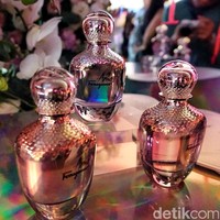 Amo Ferragamo merupakan produk parfum teranyar dari Salvatore Ferragamo. Amo dalam bahasa Italia berarti ‘aku cinta’. Foto: Daniel/Wolipop