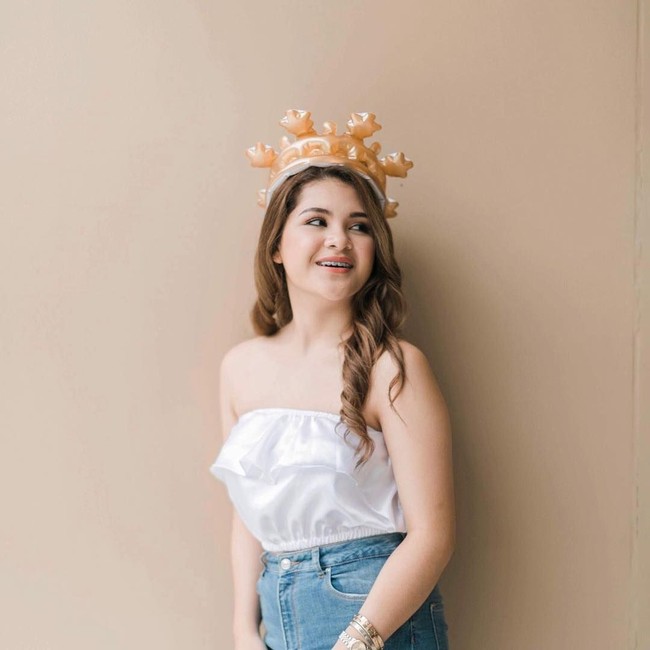 Tampil sehari-hari Isabelle pun tampak memesona dengan wajah cantiknya. Foto: Instagram