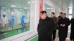 Foto: Gaya Kim Jong Un Saat Kunjungi Pabrik Obat di Pyongyang