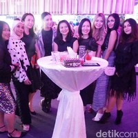 Pesta peluncuran Amo Ferragamo digelar pada Rabu (24/1/2018) di 1-Altitude yang berada di lantai 65 Gedung 1 Raffles Place, Singapura. Selain media, pesta ini turut dihadiri oleh influencers, mitra bisnis Ferragamo dari sejumlah negara Asia Tenggara. Foto: Daniel/Wolipop