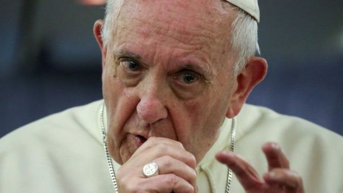 Paus Samakan Godaan Ular di Alkitab dengan Penyebaran Berita Palsu