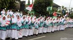 Potret Antusias Warga Tonton Tour de Indonesia 2018