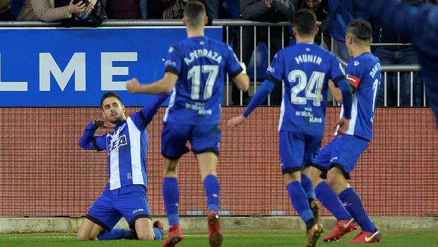 Deportivo Alaves sempat unggul atas Valencia 2-1, agregat gol 3-3, sehingga laga dilanjutkan melalui perpanjangan waktu. (