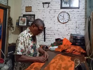 Cerita Tukang Jahit Jokowi yang Telah Berbisnis Selama 40 Tahun