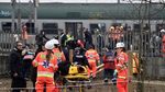 Penampakan Kereta yang Tergelincir di Pinggiran Milan