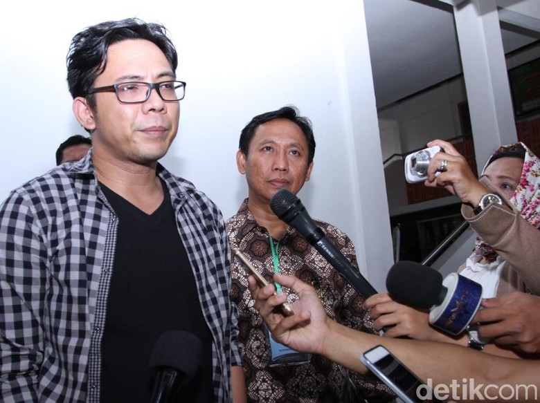 Jadi... Benarkah Saling Pukul dengan David, Gracia Indri? Jadi... Benarkah Saling Pukul dengan David, Gracia Indri?