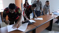Kejagung menggeledah sejumlah ruangan di PT Tirta Amarta Bottling Company (TAB).