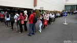 Penampakan Ribuan Pencari Kerja di Akhir Bulan