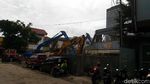 Foto: Detik-detik Eks Pasar Blora Menteng Diratakan