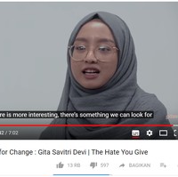 Menjalankan program Creator for Change, Gita Savitri membuat video eksperimen sosial tentang hate speech di media sosial. Video ini berisi ajakan kebaikan dengan cara yang ringan dan menyentuh. Foto: Instagram