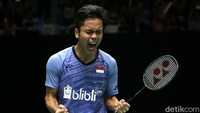 Anthony merayakan kemenangan.