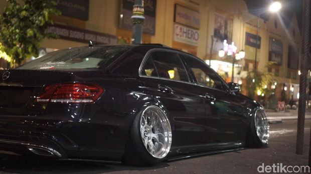 Mobil hasil modifikasi NMAA