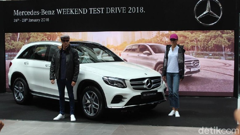 Mercy Luncurkan New E 200 dan New GLC 200 AMG Versi Lokal