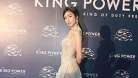 Ia pun disebut-sebut sebagai transgender tercantik di dunia. (Dok. Instagram/poydtreechada)