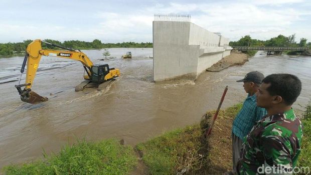 Puluhan hektar sawah warga Jombang terendam air/