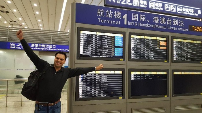 Pecahkan Rekor, Pria Ini Keliling Dunia Hanya 53 Jam!