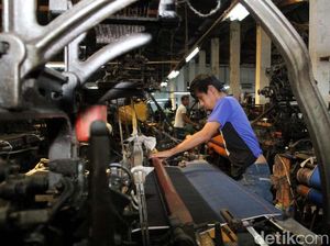 Pabrik Tekstil PHK Ratusan Karyawan, Pengusaha: Daya Beli Turun