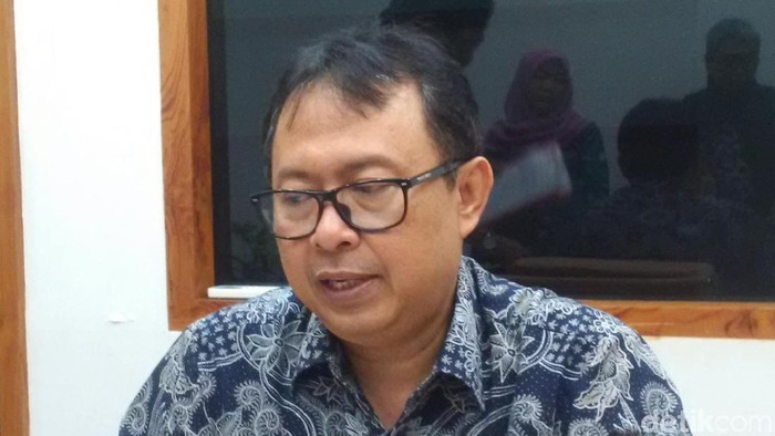 Sekda Kota Bandung Yossi Irianto, Yossi Irianto