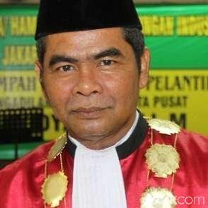 Suwidya, Pemvonis Seumur Hidup Akil Mochtar Kejar Kursi Hakim Agung