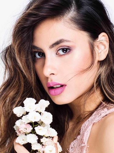 8 Merek Lipstik Lokal Milik Selebritis Indonesia 