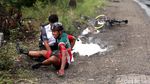Pebalap Bertumbangan di Etape Neraka